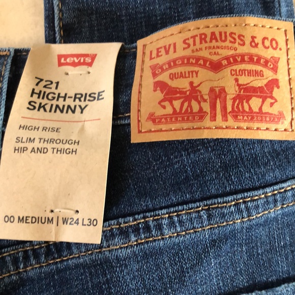 NWT Levi’s woman’s high-rise skinny 24x30 - Picture 5 of 5